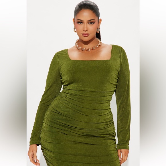 Fashion Nova Kaci Ruched Midi Dress Olive NWT - Picture 3 of 7